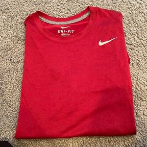 Never worn, size small mens Nike DRI-FIT shirt.